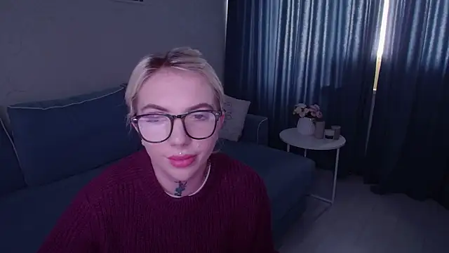 Snapshot of AnneTenet chatting on October 3, 2025, 9:22 am AnneTenet online show from October 3, 2025, 9:22 am