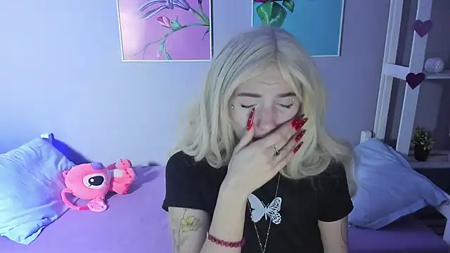 Snapshot of AnneTenet chatting on January 17, 2025, 7:08 am AnneTenet online show from January 17, 2025, 7:08 am