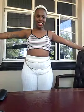 Snapshot of YourDreamLady22 chatting on February 8, 2025, 10:39 am YourDreamLady22 online show from February 8, 2025, 10:39 am