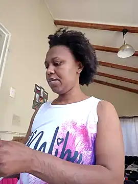 Snapshot of YourDreamLady22 chatting on December 12, 2024, 6:47 am YourDreamLady22 online show from December 12, 2024, 6:47 am