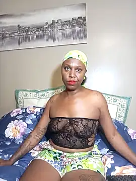 Snapshot of YourDreamLady22 chatting on November 17, 2025, 11:03 am YourDreamLady22 online show from November 17, 2025, 11:03 am