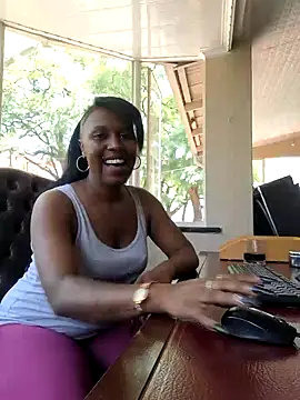 Snapshot of YourDreamLady22 chatting on January 25, 2025, 11:02 am YourDreamLady22 online show from January 25, 2025, 11:02 am