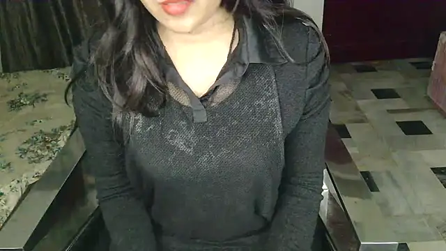 aarushi sharmaa online show from November 23, 2025, 5:23 pm