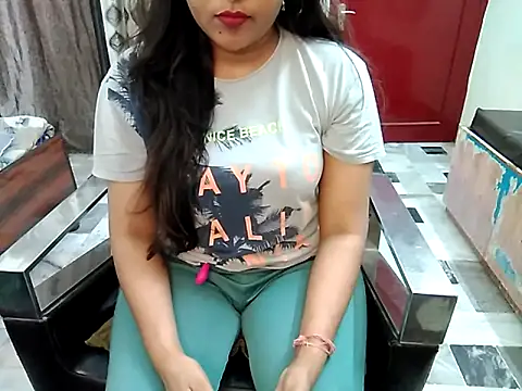 aarushi sharmaa online show from September 14, 2025, 5:24 pm