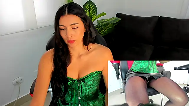 Snapshot of coniie_jhons chatting on October 30, 2025, 11:30 am coniie jhons online show from October 30, 2025, 11:30 am