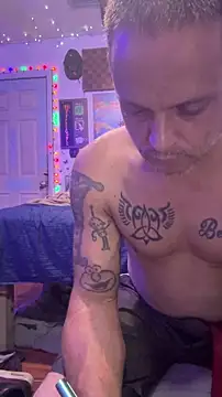 Snapshot of Buffshagswell chatting on May 10, 2026, 8:33 pm Buffshagswell online show from May 10, 2026, 8:33 pm