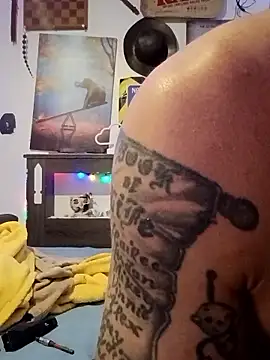 Snapshot of Buffshagswell chatting on November 26, 2025, 3:12 pm Buffshagswell online show from November 26, 2025, 3:12 pm