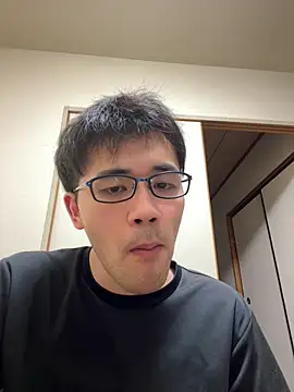 ryusei18570 online show from March 15, 2025, 4:32 pm