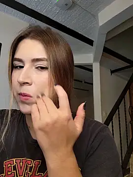 Snapshot of Jimena_White_ chatting on October 4, 2025, 6:04 am Jimena White online show from October 4, 2025, 6:04 am