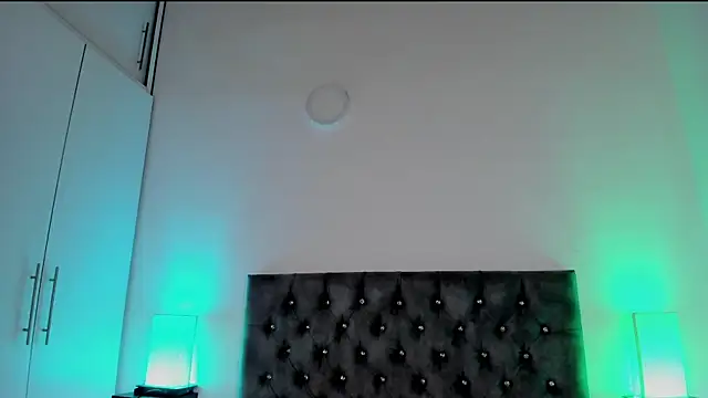 Snapshot of Jimena_White_ chatting on February 27, 2025, 2:46 am Jimena White online show from February 27, 2025, 2:46 am
