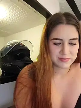 Snapshot of Jimena_White_ chatting on October 7, 2025, 4:57 am Jimena White online show from October 7, 2025, 4:57 am