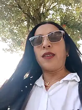Snapshot of MARIANA-12_ chatting on October 21, 2025, 12:15 pm MARIANA-12 online show from October 21, 2025, 12:15 pm