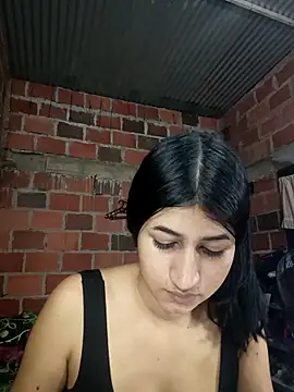 Snapshot of Julix_A chatting on December 18, 2025, 11:52 pm Julix A online show from December 18, 2025, 11:52 pm