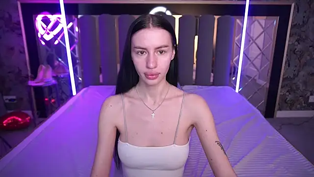 Snapshot of Snow_WhiteeeX chatting on April 12, 2026, 5:44 am Snow WhiteeeX online show from April 12, 2026, 5:44 am