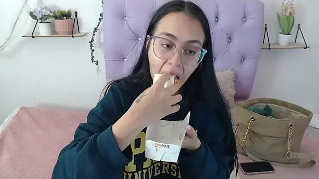 Freyja 01 online show from September 19, 2025, 6:34 pm