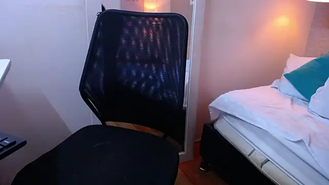 Snapshot of slutty_collegegirl chatting on March 22, 2025, 6:33 am slutty collegegirl online show from March 22, 2025, 6:33 am