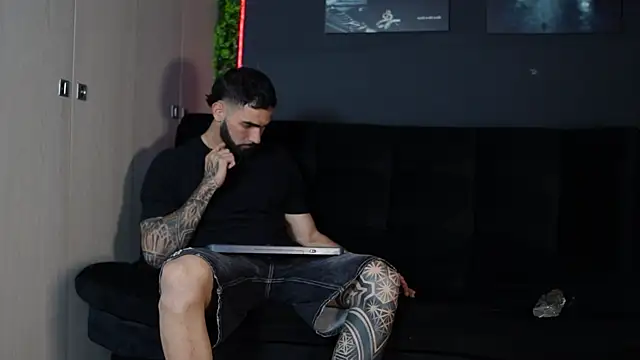 Austin bolt online show from January 13, 2026, 2:59 am