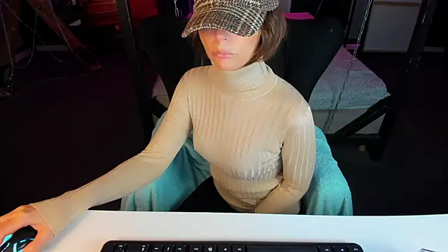 Elizabe th online show from March 6, 2025, 5:24 am