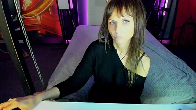 Elizabe th online show from February 2, 2025, 12:19 am