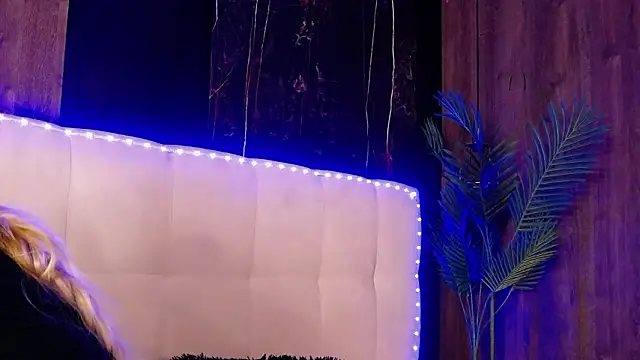 MelanieBrownn online show from February 19, 2026, 6:43 am