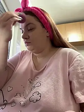 MelanieBrownn online show from February 13, 2025, 3:24 pm