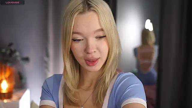 Snapshot of _AlinaBailey chatting on November 10, 2025, 8:08 am AlinaBailey online show from November 10, 2025, 8:08 am