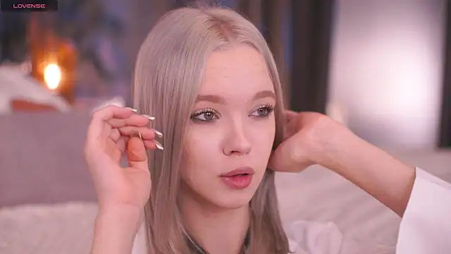 Snapshot of _AlinaBailey chatting on November 22, 2025, 7:40 am AlinaBailey online show from November 22, 2025, 7:40 am