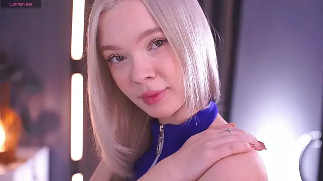 Snapshot of _AlinaBailey chatting on November 28, 2025, 8:25 am AlinaBailey online show from November 28, 2025, 8:25 am