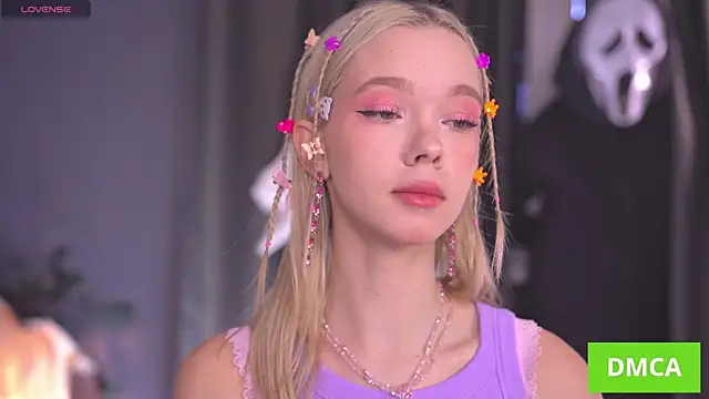 Snapshot of _AlinaBailey chatting on November 1, 2025, 7:35 am AlinaBailey online show from November 1, 2025, 7:35 am