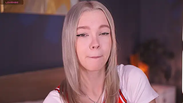 Snapshot of _AlinaBailey chatting on November 25, 2025, 7:52 am AlinaBailey online show from November 25, 2025, 7:52 am