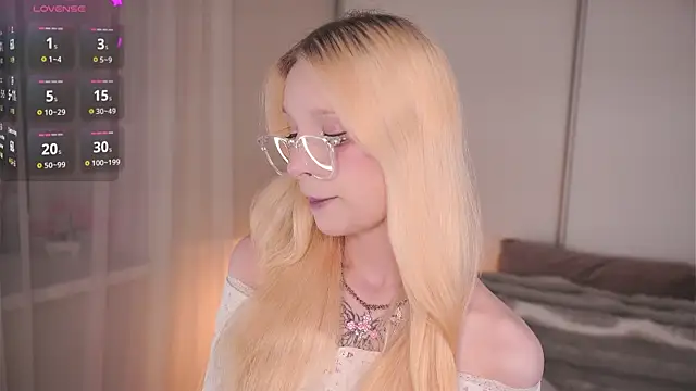 Naughty  Couplles online show from February 10, 2026, 4:06 pm