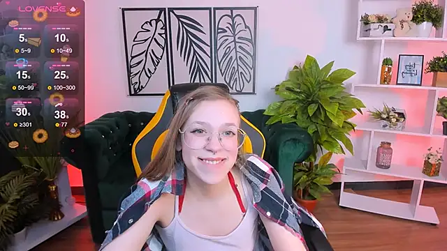 LayriantaVee online show from February 23, 2025, 1:21 pm