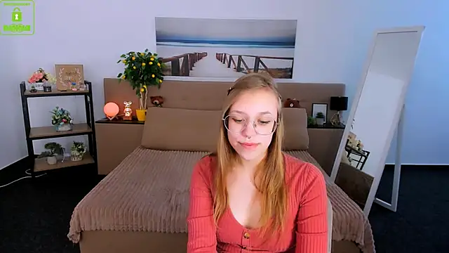 LayriantaVee online show from March 1, 2025, 10:02 am