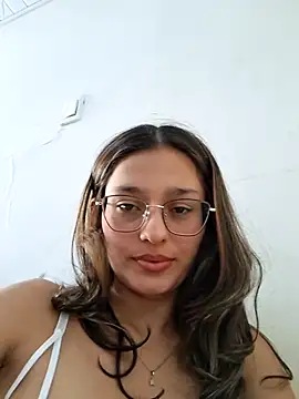 Snapshot of Ary-18 chatting on February 21, 2026, 4:31 pm Ary-18 online show from February 21, 2026, 4:31 pm