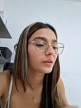 Snapshot of Ary-18 chatting on February 9, 2026, 2:04 pm Ary-18 online show from February 9, 2026, 2:04 pm