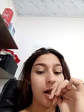 Snapshot of Ary-18 chatting on January 7, 2026, 1:05 pm Ary-18 online show from January 7, 2026, 1:05 pm