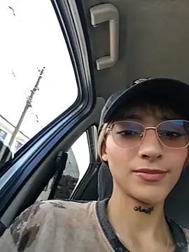 Dani pegin online show from March 29, 2026, 2:19 pm