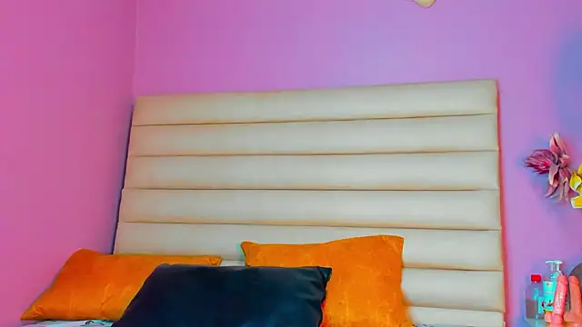 ZaritaLenon online show from September 9, 2025, 9:24 pm