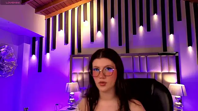 Snapshot of AmberFarrell chatting on May 17, 2026, 5:46 pm AmberFarrell online show from May 17, 2026, 5:46 pm