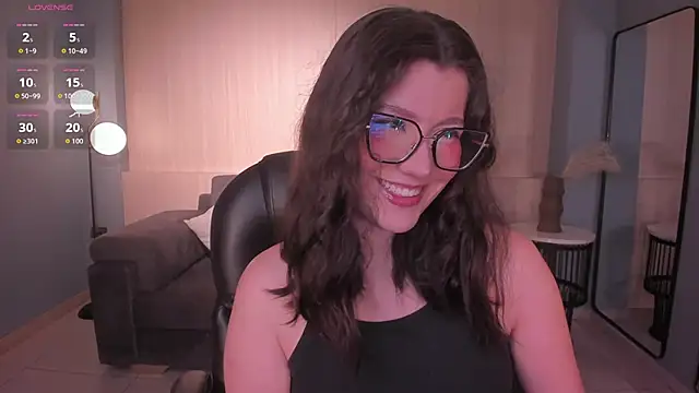 Snapshot of AmberFarrell chatting on April 28, 2026, 8:13 pm AmberFarrell online show from April 28, 2026, 8:13 pm