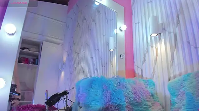 valentina lux online show from November 13, 2025, 7:18 pm