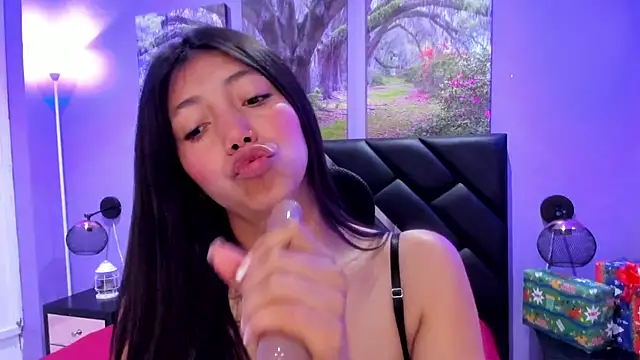 KimberlyVillaLobos online show from December 17, 2025, 11:37 am