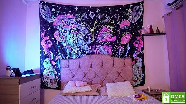 jade dakota   online show from April 4, 2026, 11:44 pm