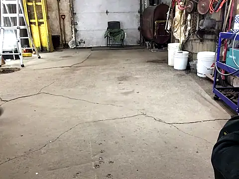 Snapshot of Frankdick01 chatting on November 10, 2025, 1:21 am Frankdick01 online show from November 10, 2025, 1:21 am