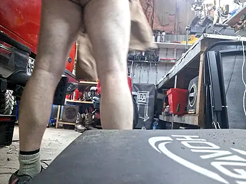 Snapshot of Frankdick01 chatting on November 6, 2025, 6:50 am Frankdick01 online show from November 6, 2025, 6:50 am