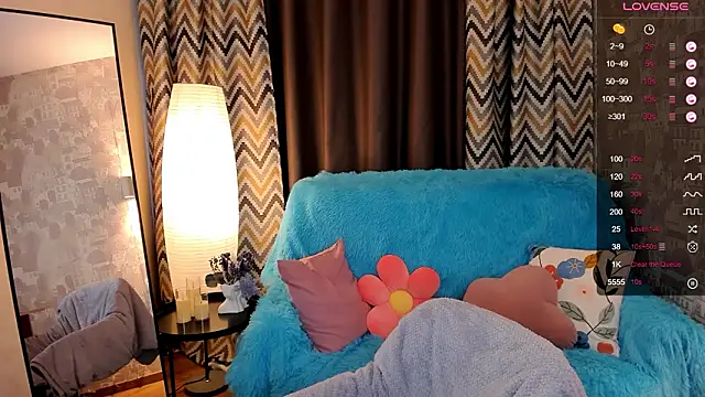 Snapshot of hannacheekss_ chatting on February 3, 2026, 6:22 am hannacheekss online show from February 3, 2026, 6:22 am