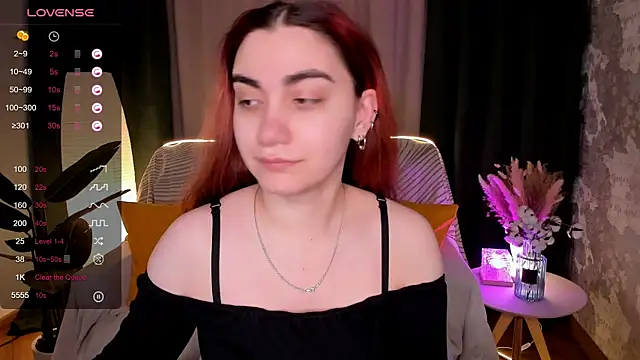 Snapshot of hannacheekss_ chatting on February 18, 2026, 2:09 am hannacheekss online show from February 18, 2026, 2:09 am