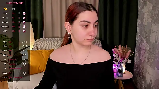 hannacheekss  online show from April 8, 2026, 1:51 am