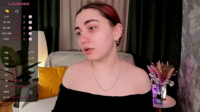 hannacheekss  online show from April 9, 2026, 2:02 am