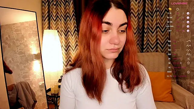 hannacheekss  online show from November 5, 2025, 2:03 am